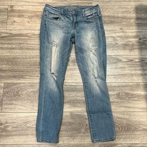 American Eagle Super Stretch Ripped Jegging size 8